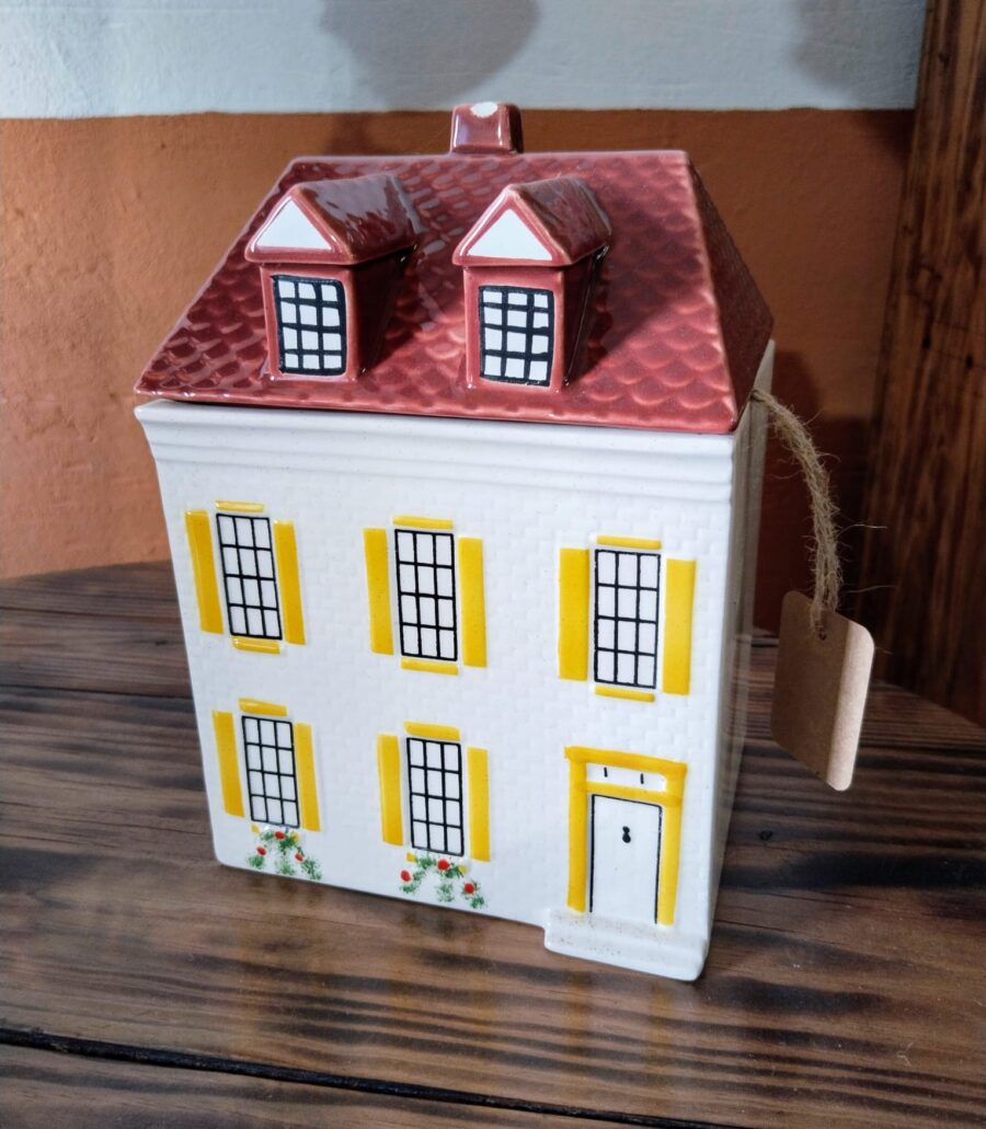 CASA DE PORCELANA