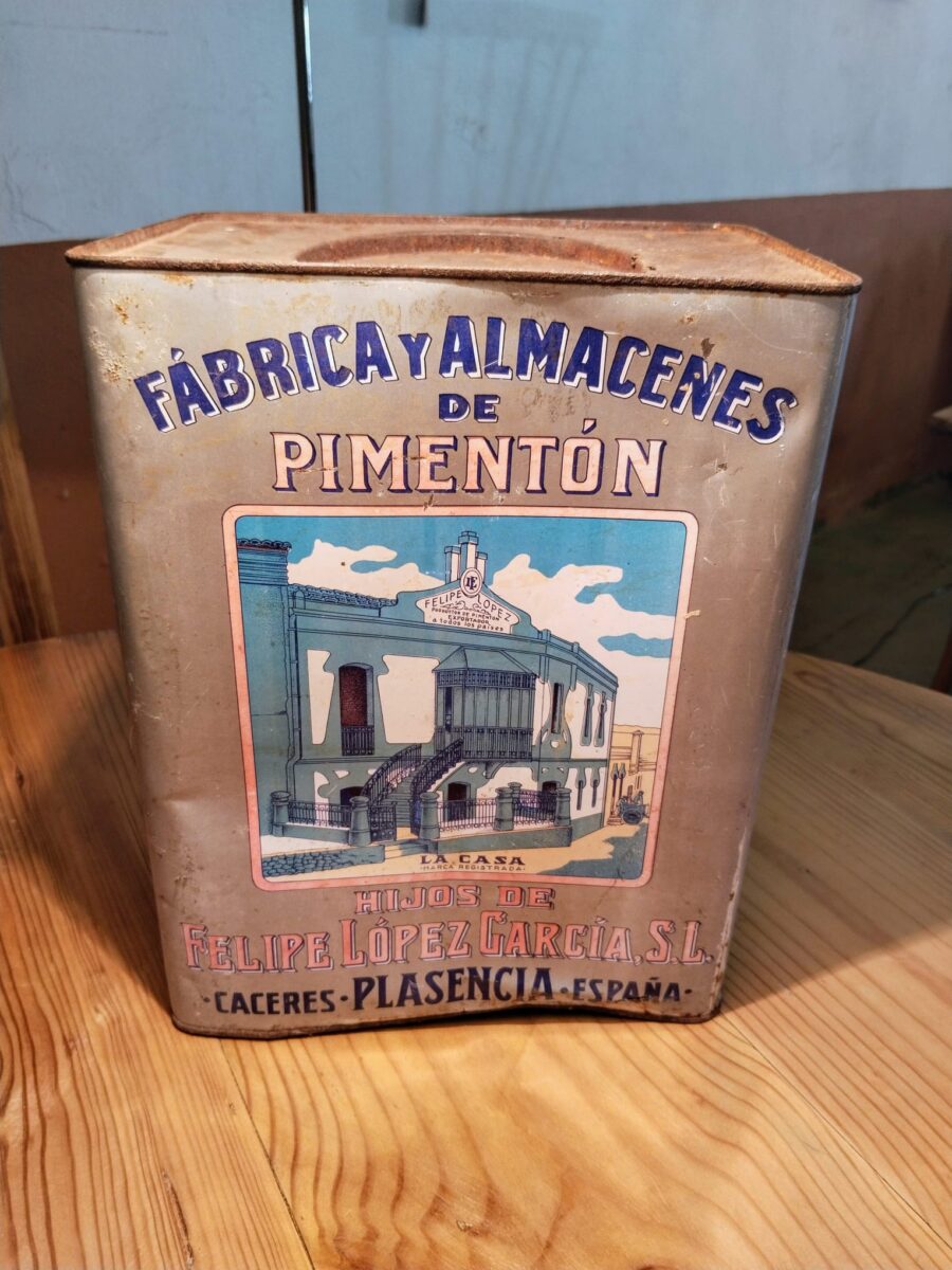 LATA DE PIMENTON VINTAGE