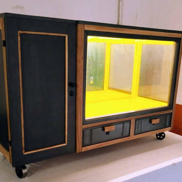 MUEBLE ESTILO INDUSTRIAL. "Castaño Iluminado"