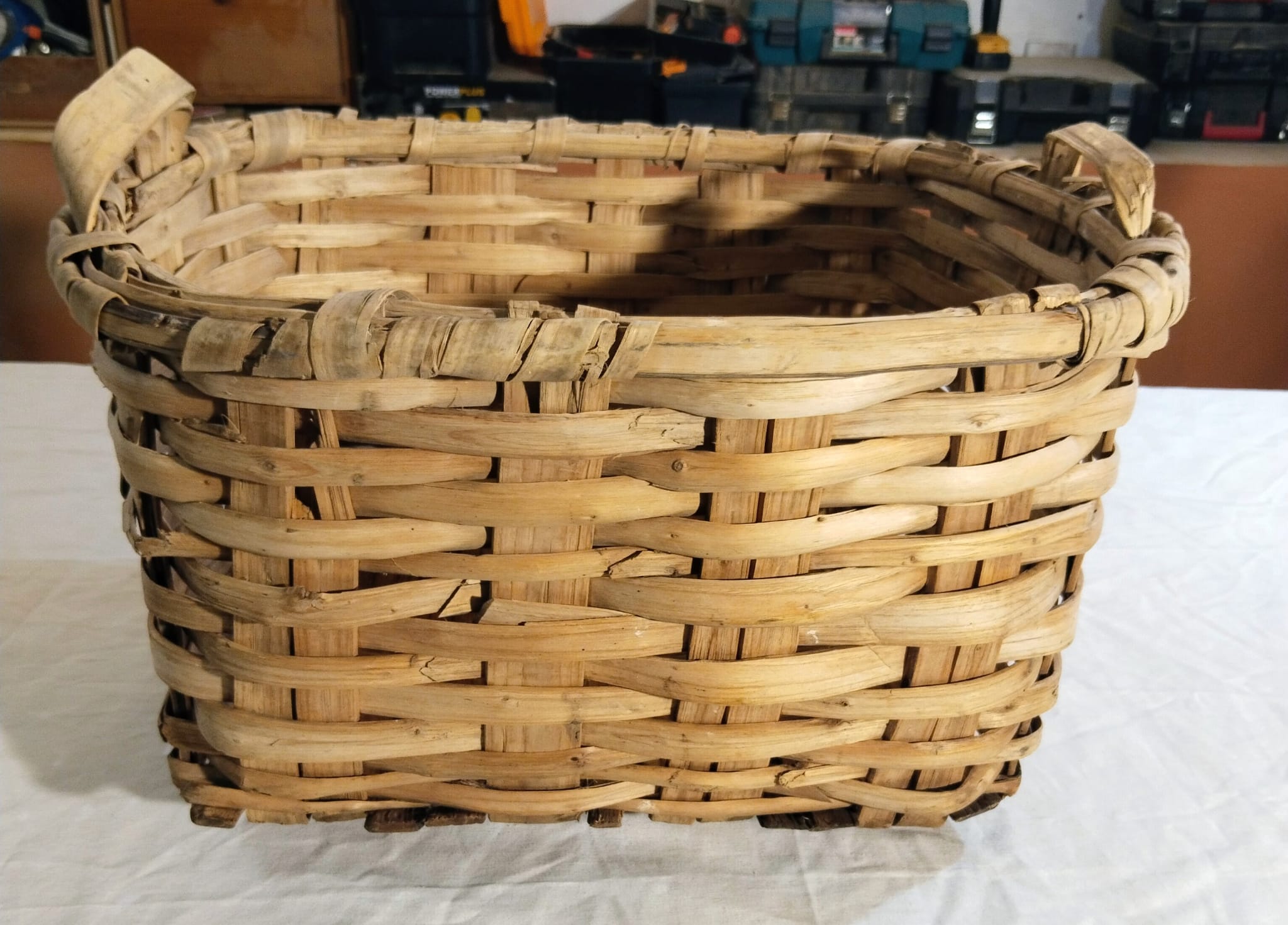 Cesto de Castaño | Autenticidad Trenzada del Siglo XIX