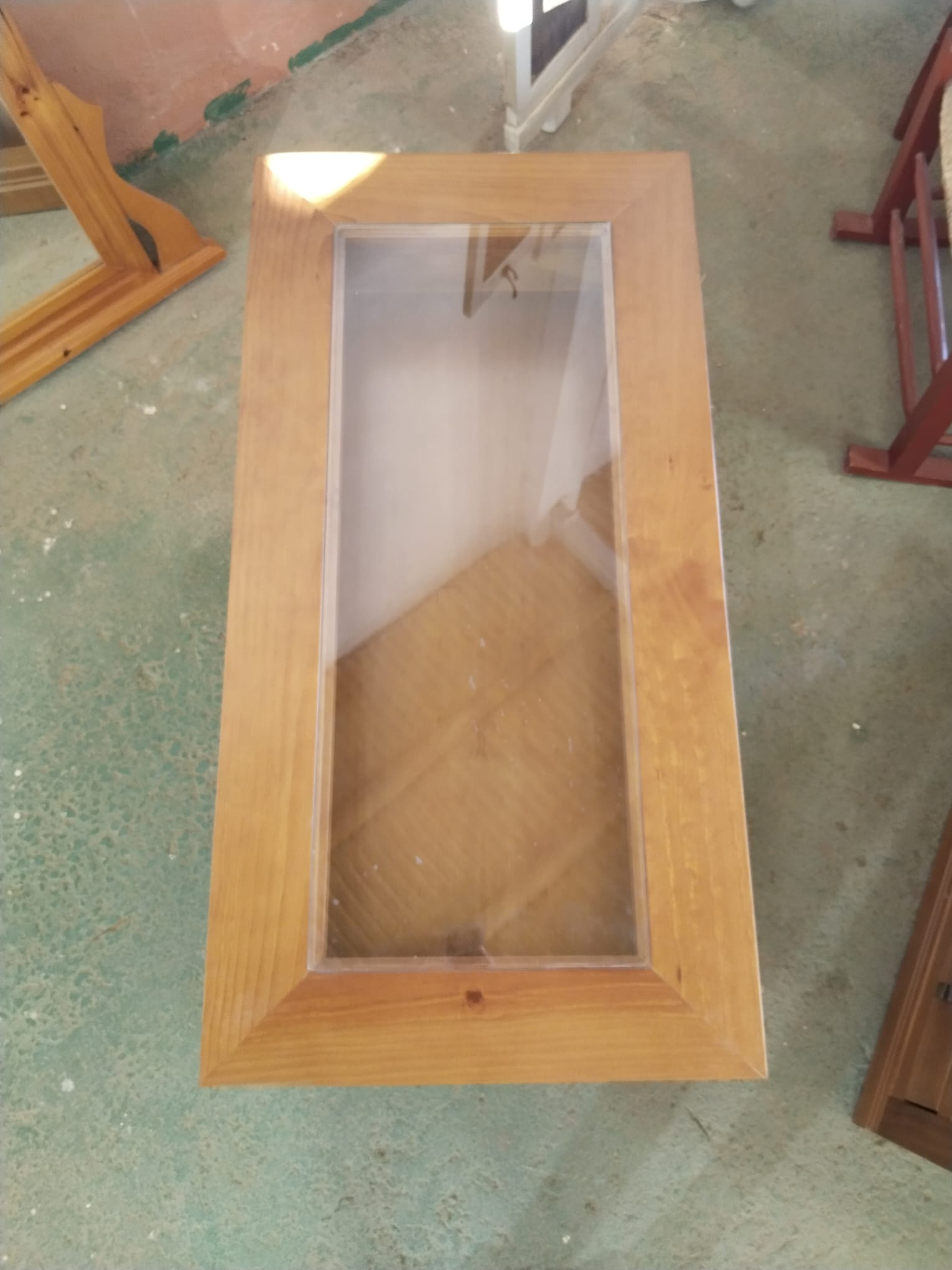 Mesa de centro rectangular de madera con cristal y cajón de almacenaje - Imagen 3