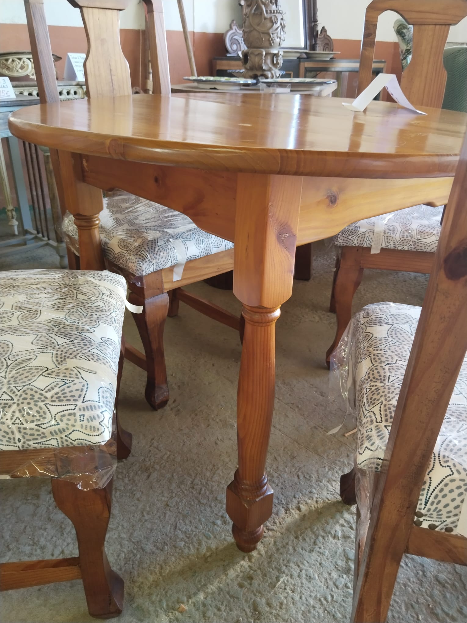 Mesa de comedor redonda extensible de madera de pino macizo para 6 comensales - Imagen 4