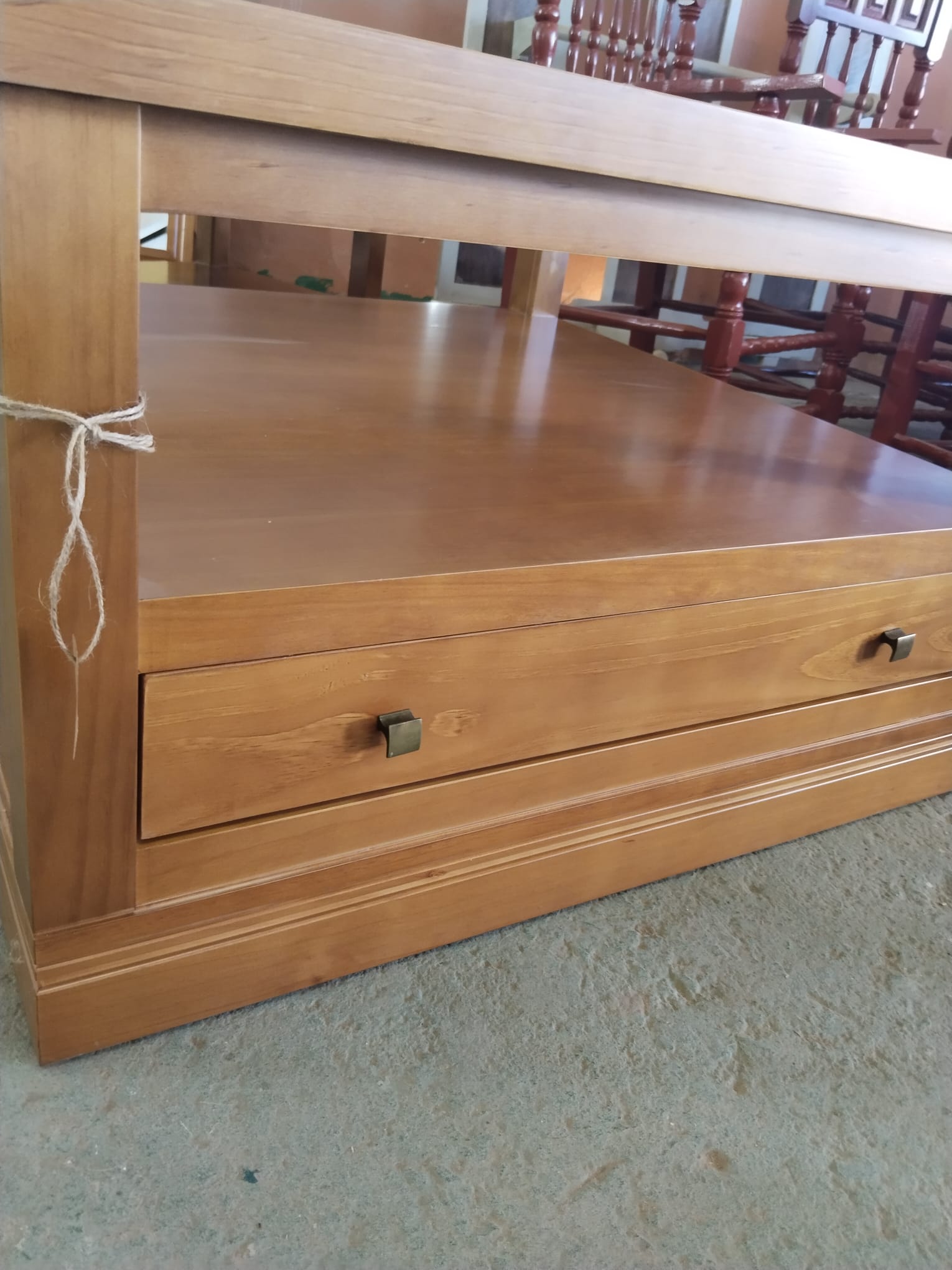 Mesa de centro cuadrada de madera con cristal y cajón de almacenaje - Imagen 7