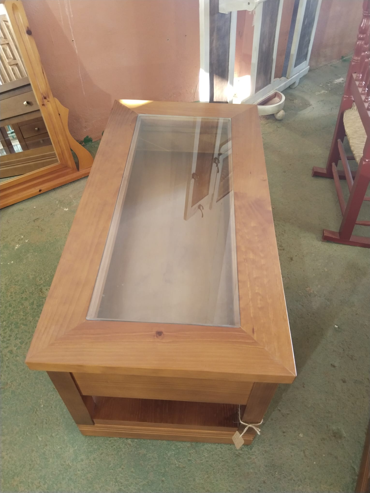 Mesa de centro rectangular de madera con cristal y cajón de almacenaje - Imagen 6