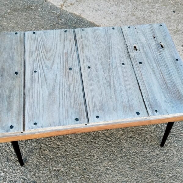 Mesa auxiliar de roble recuperado artesanal | Vetas Restauración