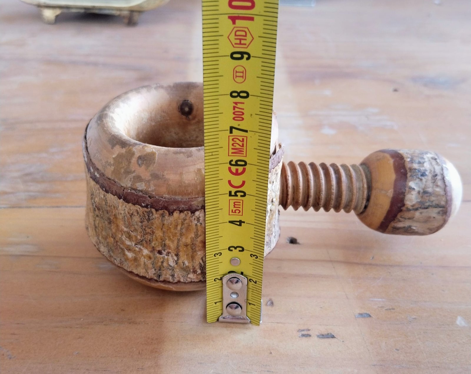 Cascanueces de madera vintage de estilo alpino – Pieza decorativa suiza - Imagen 4