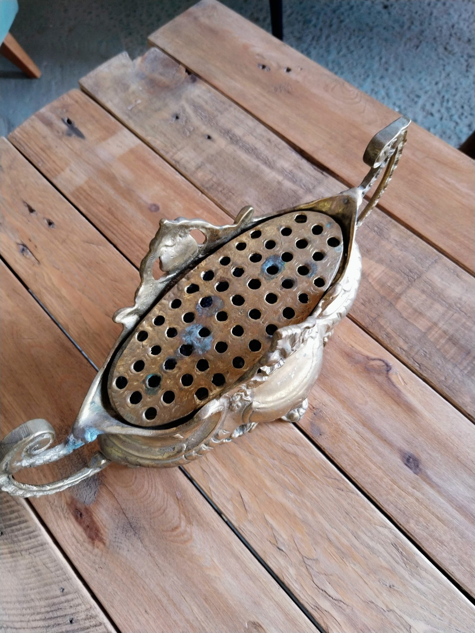 Incensario Antiguo de Metal Dorado con Tapa Calada | Siglo XIX - Imagen 7